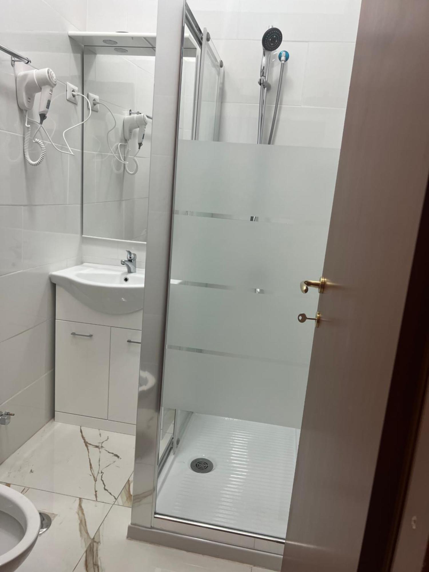 לינה וארוחת בוקר רומא Termini Gioberti מראה חיצוני תמונה